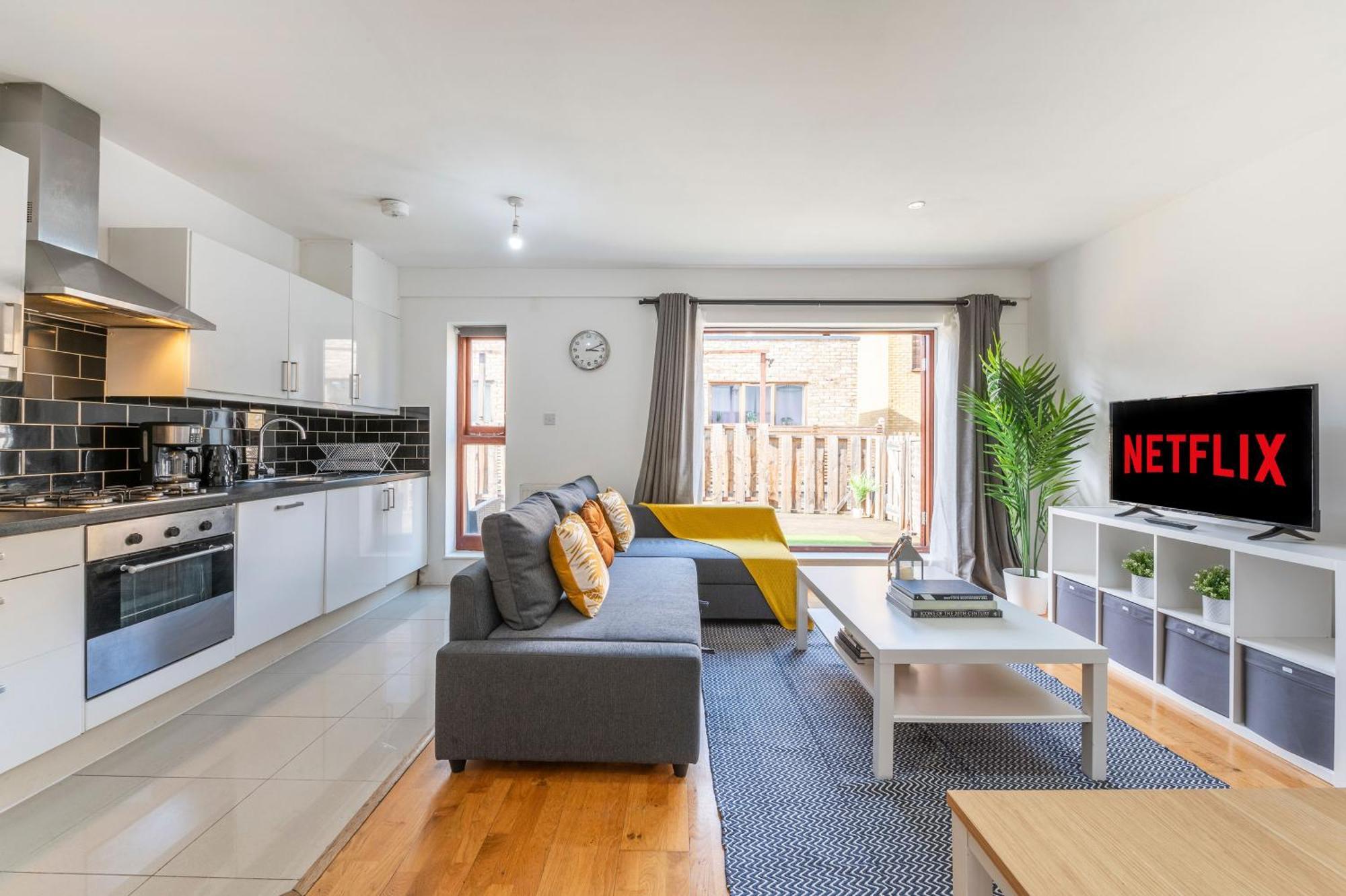 London Waterloo Apartment With Large Private Terrace - View Of The London Eye - 1 Bedroom 1 Bath Exterior photo